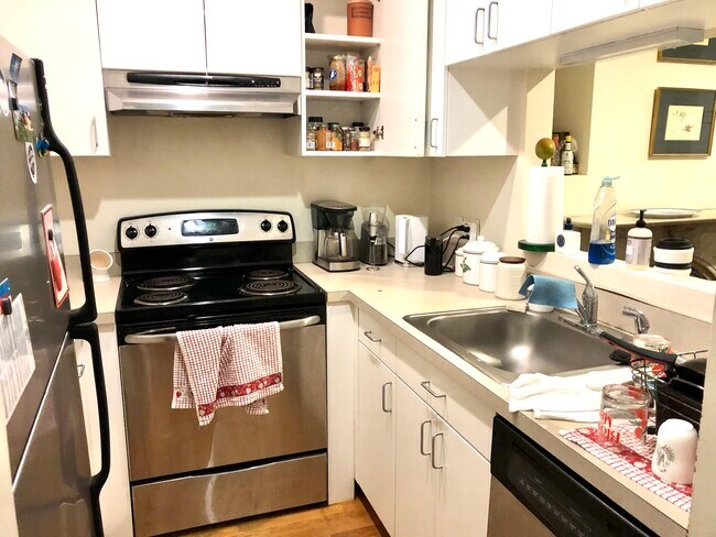 22 Yarmouth St, Unit 2A in Boston, MA - Building Photo - Building Photo