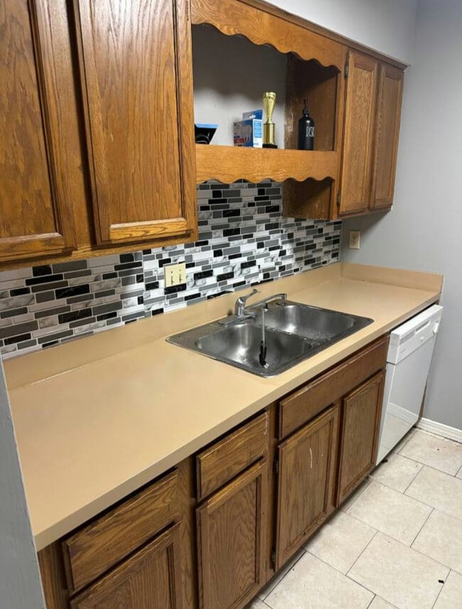 471 Bentwood Ln, Unit 471 Bentwood Lane UNIT B
