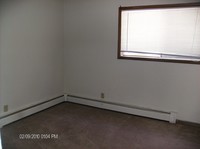 Westgate SW - RESIDENT Heat & Water PAID! in Cedar Rapids, IA - Building Photo - Building Photo