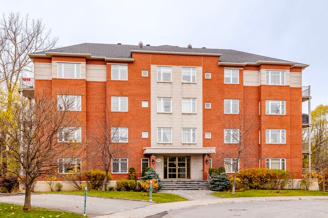 7565 Westover Ch in Montréal, QC - Building Photo - Building Photo