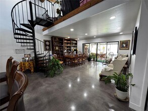 6984 Greentree Ln in Miami Lakes, FL - Building Photo - Building Photo