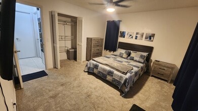 881 SW General Patton Ter in Port St. Lucie, FL - Foto de edificio - Building Photo