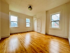 2010 Woodlawn Ave in Wilmington, DE - Building Photo - Building Photo