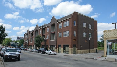 Beverly Townhomes & Condos in Chicago, IL - Building Photo - Building Photo