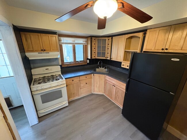 14 Classon Ave in Mastic, NY - Building Photo - Building Photo