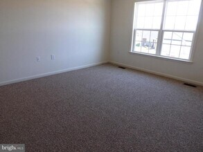 60 Chennault Trail in Falling Waters, WV - Building Photo - Building Photo