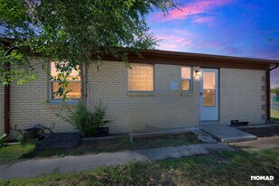 1932 Del Mar Pkwy in Aurora, CO - Building Photo