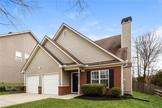 403 Providence Rd in Dallas, GA - Building Photo - Building Photo
