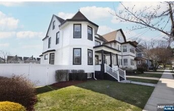100 Riggs Pl in West Orange, NJ - Building Photo - Building Photo