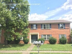 425 Lenney Dr in Lexington, KY - Building Photo