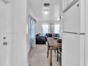 2126 Cleveland St in Hollywood, FL - Foto de edificio - Building Photo