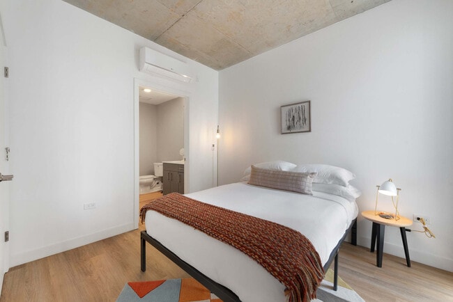 851 W Blackhawk St in Chicago, IL - Building Photo - Building Photo