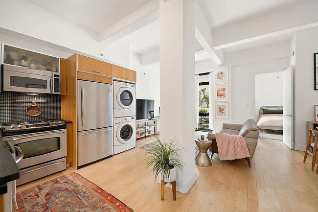 242 S 1st St in Brooklyn, NY - Building Photo - Building Photo
