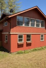 1065 Mountain View St in Hendersonville, NC - Building Photo - Building Photo