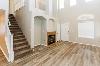 8149 Finch Feather St in Las Vegas, NV - Foto de edificio - Building Photo