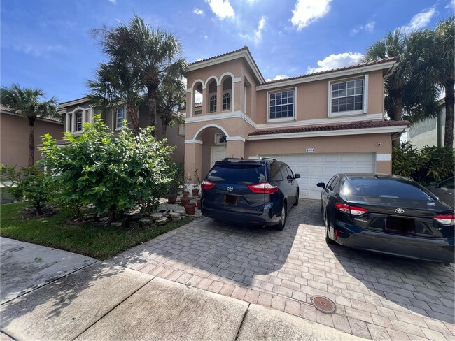 4064 Arthurium Ave in Atlantis, FL - Foto de edificio - Building Photo