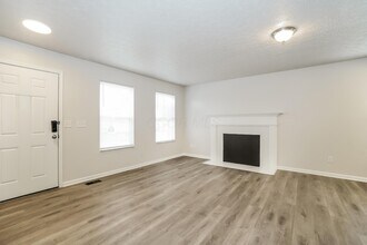 7287 Candlestone Dr in Reynoldsburg, OH - Building Photo - Building Photo