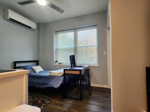 5240 N Winthrop Ave in Chicago, IL - Building Photo - Building Photo