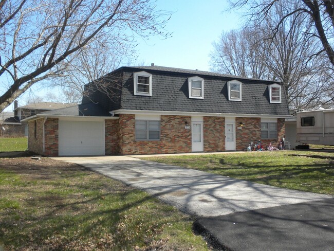 4819 Meadow Lark Ln