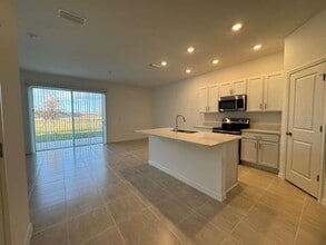 7629 WATERSCAPE Dr in Groveland, FL - Building Photo - Building Photo