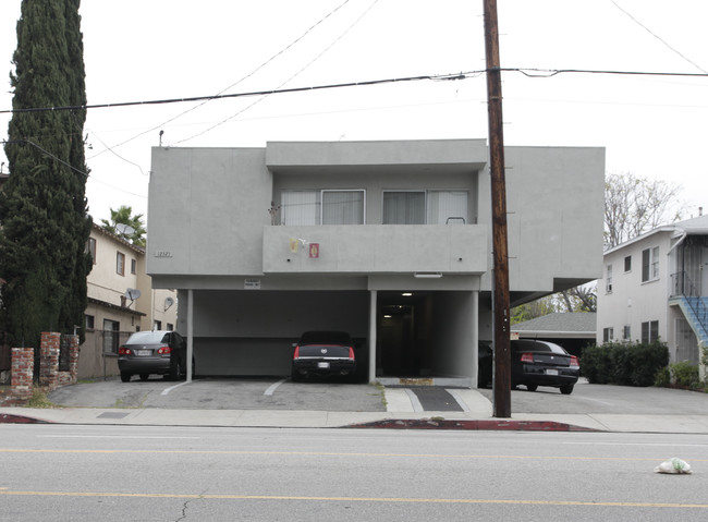 12325 Oxnard St in North Hollywood, CA - Building Photo - Building Photo