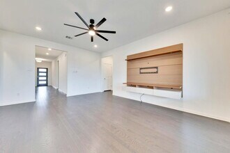 17728 Zinfandel Dr in Pflugerville, TX - Building Photo - Building Photo