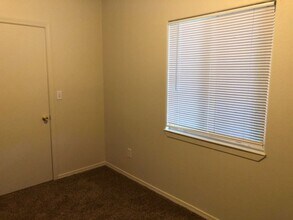 13679-13681 Hill Blvd in Shasta Lake, CA - Building Photo - Building Photo