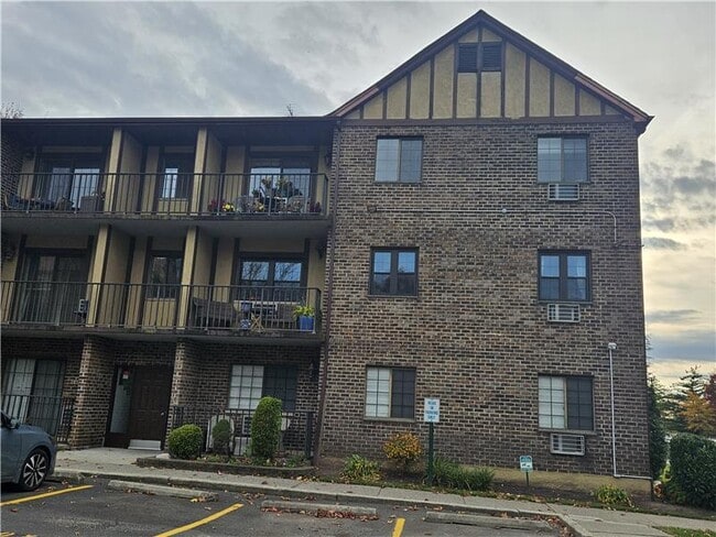 property at 50 Donna Ct