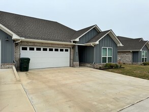 Aria Village in Whitehouse, TX - Building Photo - Interior Photo