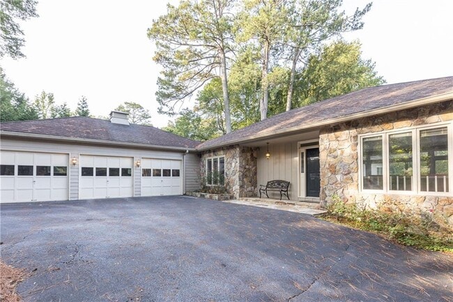 3536 Mill Creek Rd NE in Atlanta, GA - Building Photo - Building Photo