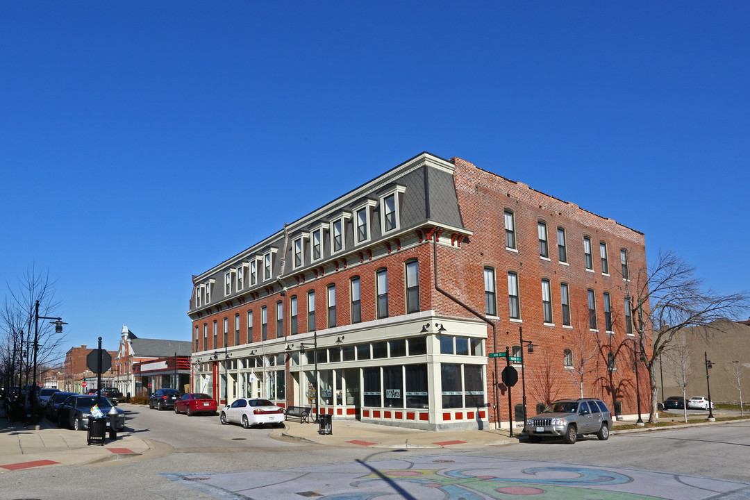 Crown Square Apartments in St. Louis, MO - Foto de edificio