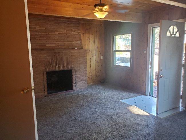 3133 Sacramento Ave in South Lake Tahoe, CA - Building Photo - Building Photo