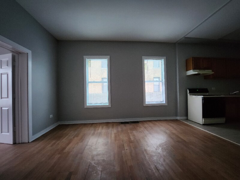 726 E 93rd St in Chicago, IL - Building Photo