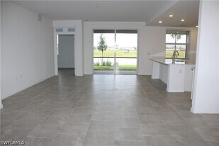 5661 Melbourne Ct in Ave Maria, FL - Building Photo