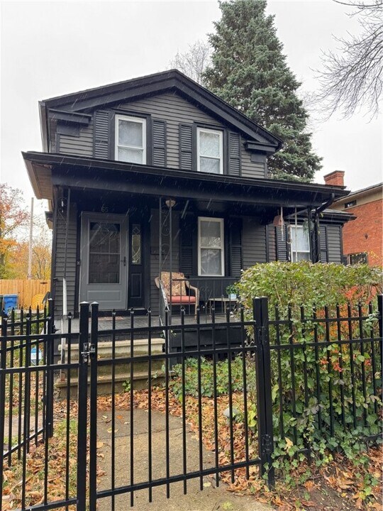 65 Atkinson St in Rochester, NY - Building Photo