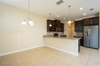 10825 Alvara Way in Bonita Springs, FL - Foto de edificio - Building Photo