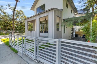 3604 Day Ave in Miami, FL - Foto de edificio - Building Photo