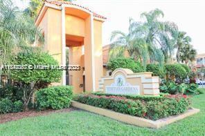 17911 NW 68th Ave in Hialeah, FL - Building Photo