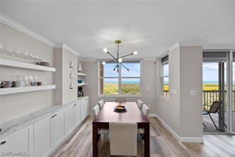 6585 Nicholas Blvd in Naples, FL - Building Photo - Building Photo