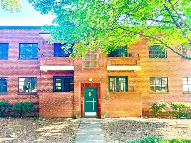 1380 Chalmette Dr NE in Atlanta, GA - Building Photo - Building Photo
