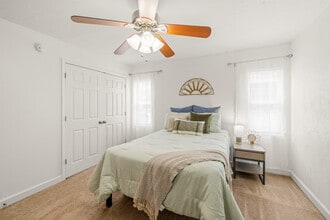 Tuscany Village in Tallahassee, FL - Building Photo - Building Photo