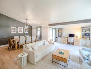 2207 Marble Falls Dr in Carrollton, TX - Building Photo - Building Photo