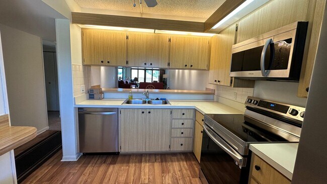 1201 Seafarer Cir in Jupiter, FL - Building Photo - Building Photo