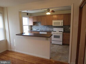 240 Pensdale St in Philadelphia, PA - Building Photo - Building Photo