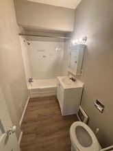 1813 Willowdale Ave, Unit D in Cleveland, OH - Foto de edificio - Building Photo