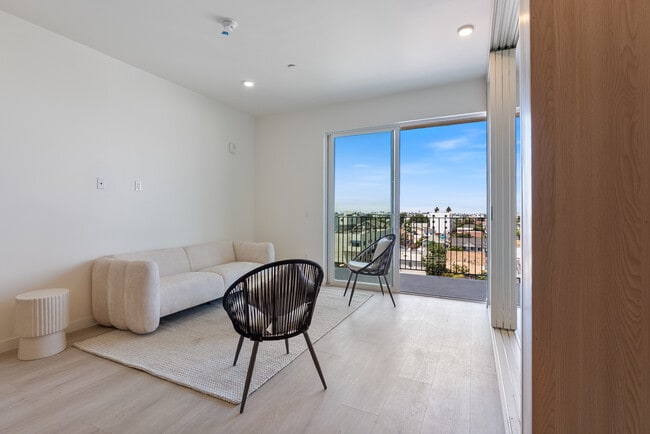 The Normandie in Los Angeles, CA - Building Photo - Building Photo