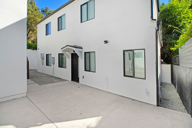 5622 Raber St, Unit 5624 in Los Angeles, CA - Building Photo - Building Photo