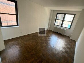 5 AVENUE in New York, NY - Building Photo - Building Photo
