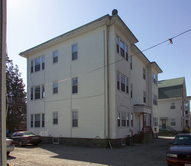 9 Creedway in Taunton, MA - Foto de edificio - Building Photo