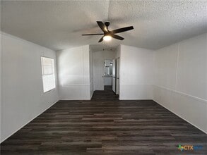 1405 Harris Hill Rd in San Marcos, TX - Building Photo - Building Photo
